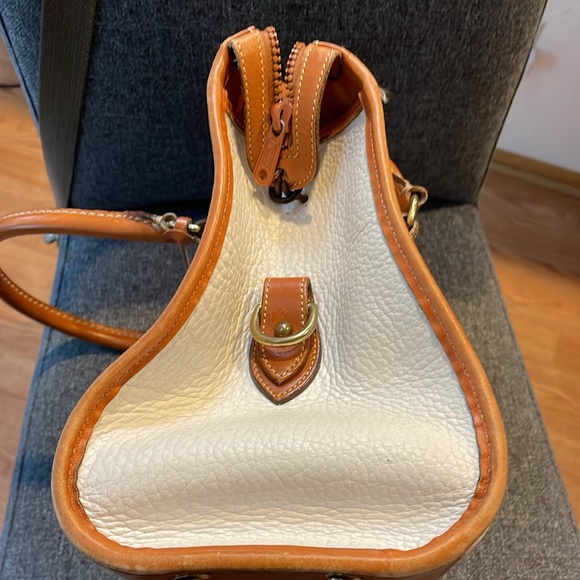 Vintage Dooney and Bourke Large Satchel - Picture 3 of 10